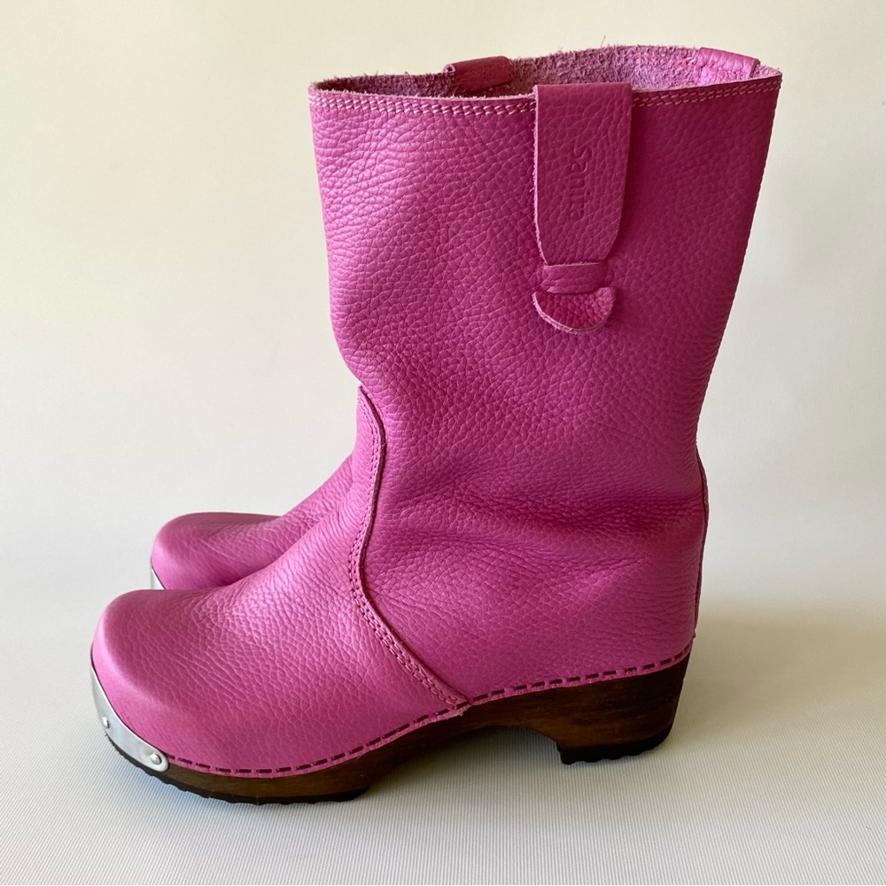 Vintage Sanita pink leather clog boots. 🩷